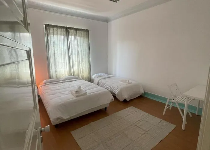Residencial Sky Lounge אכסניה