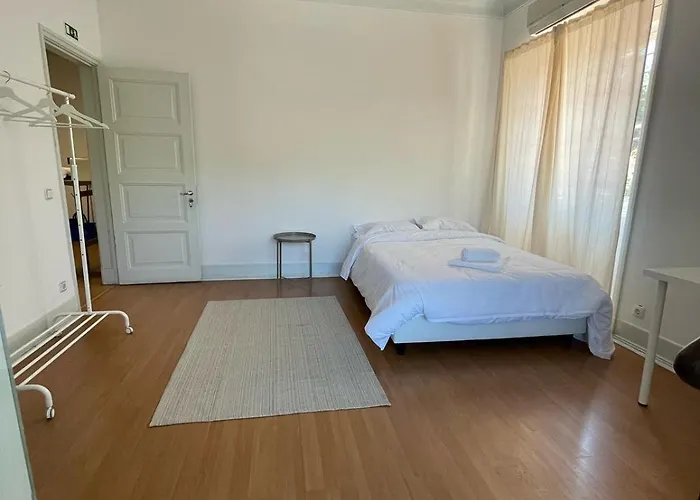 Residencial Sky Lounge אכסניה